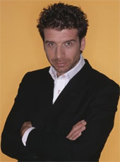  Nick Knowles